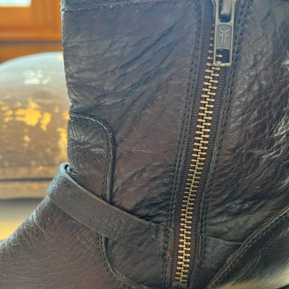 Frye Lynn Leather Booties size 7.5 dark brown - Picture 3 of 10
